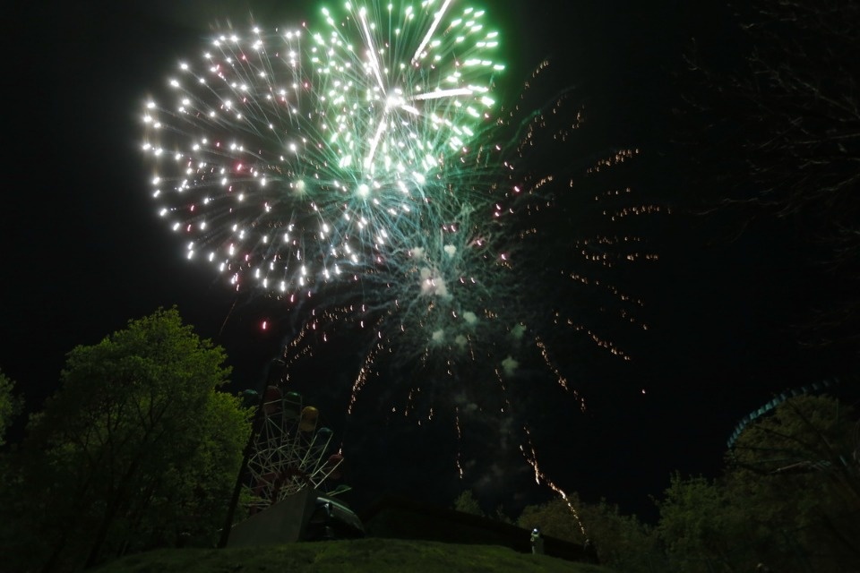 Праздничным салютом завершился в Пскове День Победы