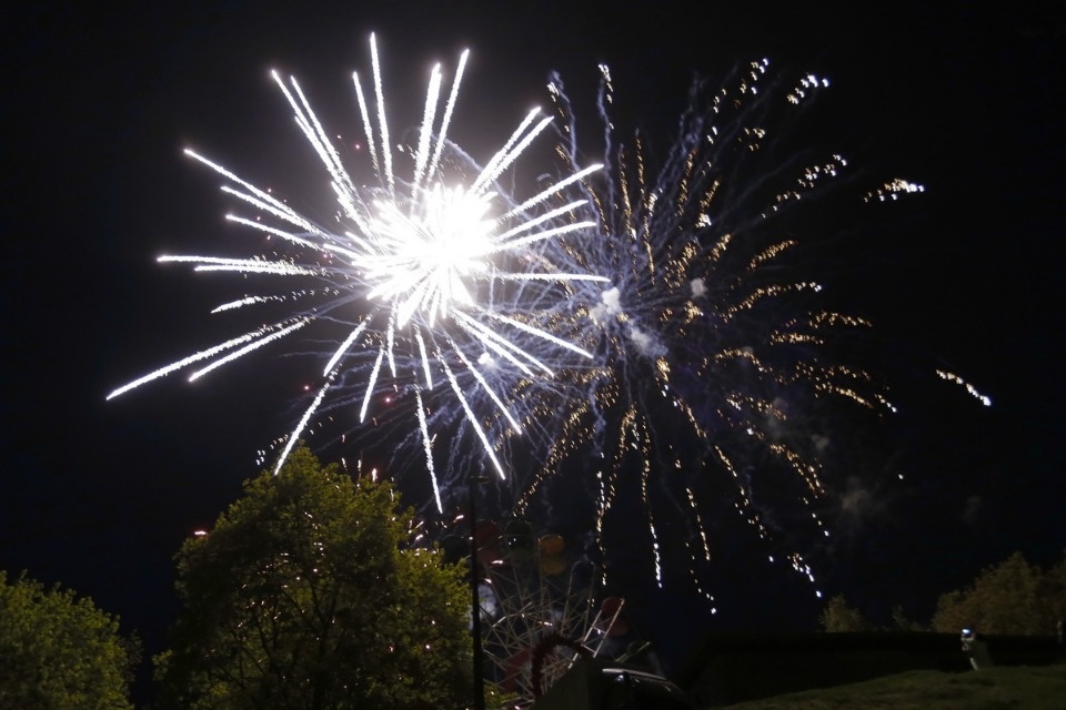 Праздничным салютом завершился в Пскове День Победы