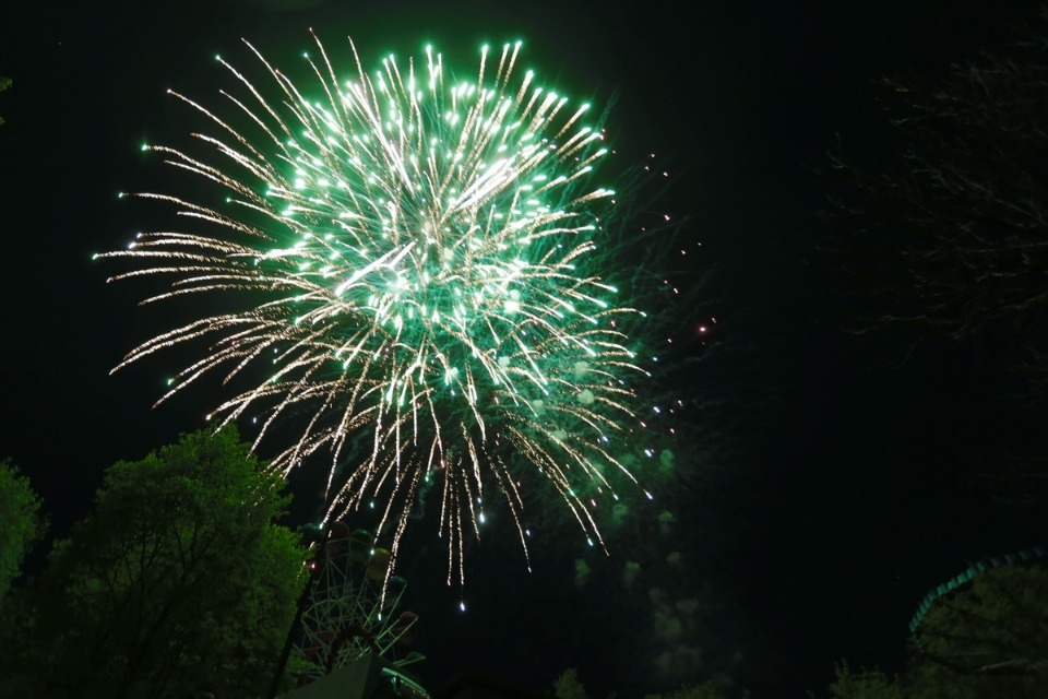 Праздничным салютом завершился в Пскове День Победы