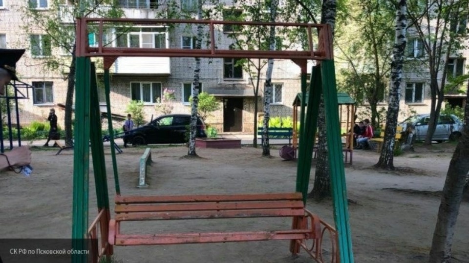 В сети появилось фото качели-убийцы, унесшей жизнь великолукского мальчика