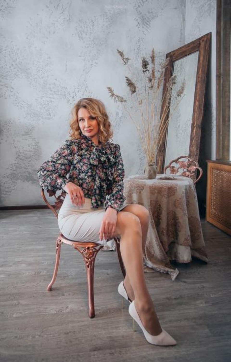 Под сенью короны