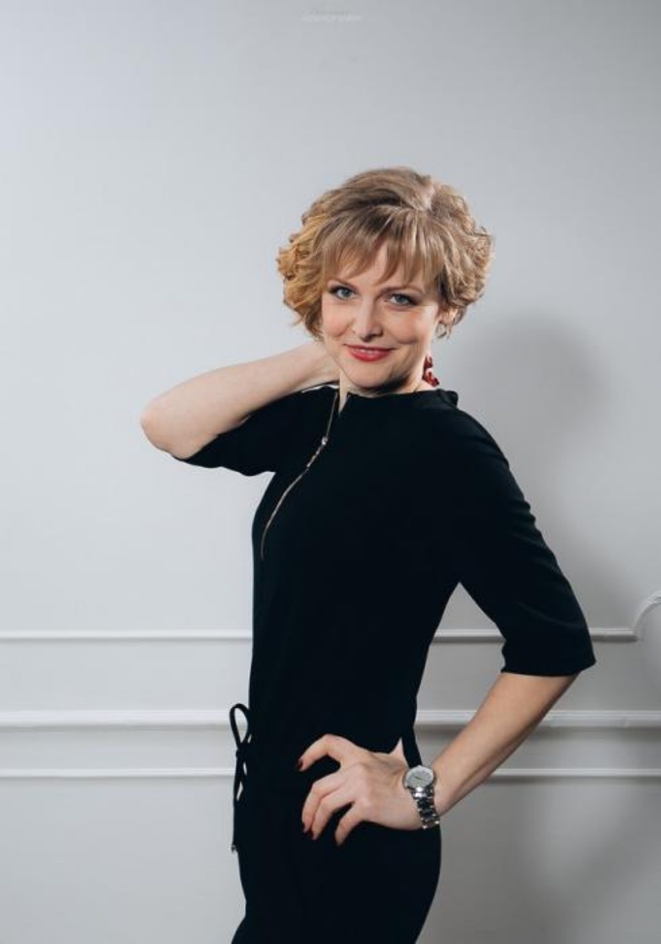 Под сенью короны