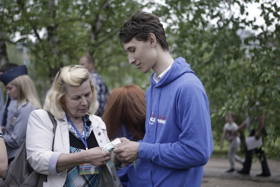 Вишневый сад посадили в Пскове участники проекта #Команда2018 Вишневый сад посадили в Пскове участники проекта #Команда2018