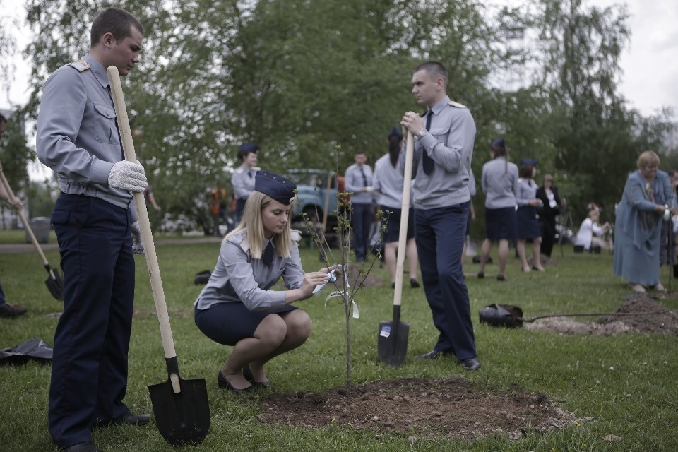 Вишневый сад посадили в Пскове участники проекта #Команда2018 Вишневый сад посадили в Пскове участники проекта #Команда2018