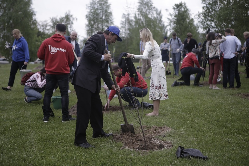 Вишневый сад посадили в Пскове участники проекта #Команда2018 Вишневый сад посадили в Пскове участники проекта #Команда2018