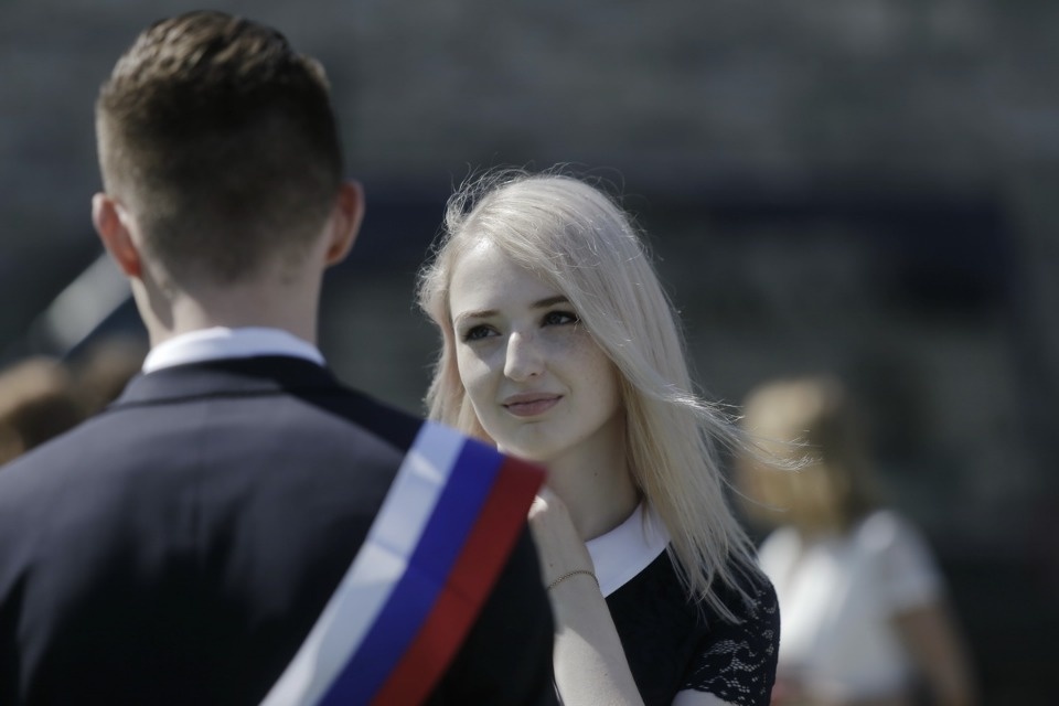Для псковских выпускников прозвенел Последний звонок