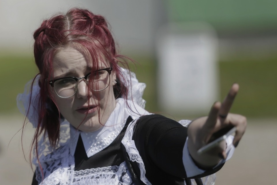 Для псковских выпускников прозвенел Последний звонок