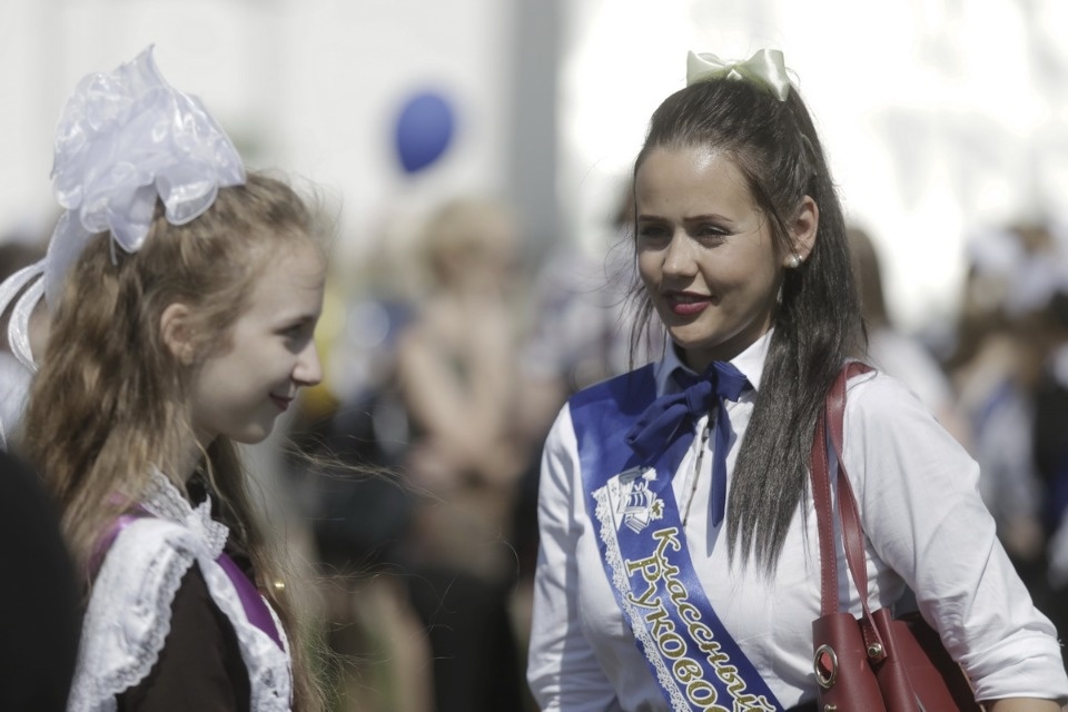 Для псковских выпускников прозвенел Последний звонок