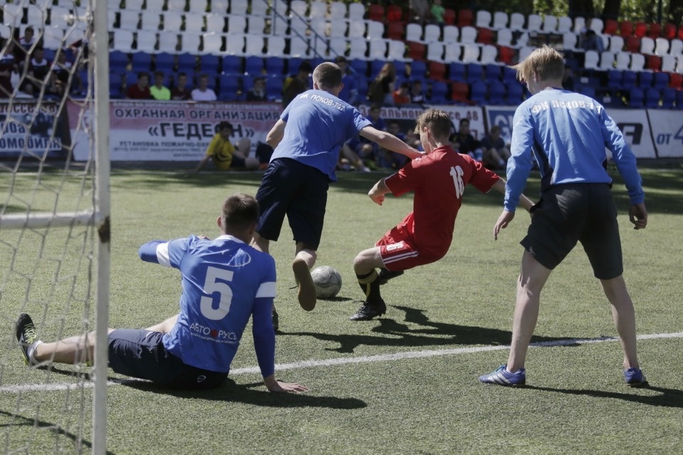 Финальный этап Чемпионата по дворовому футболу на кубок врио губернатора Михаила Ведерникова Финальный этап Чемпионата по дворовому футболу на кубок врио губернатора Михаила Ведерникова