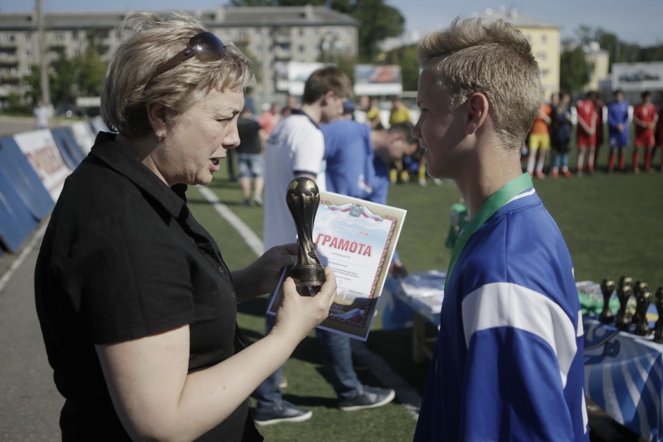Награждение победителей Чемпионата по дворовому футболу на кубок губернатора