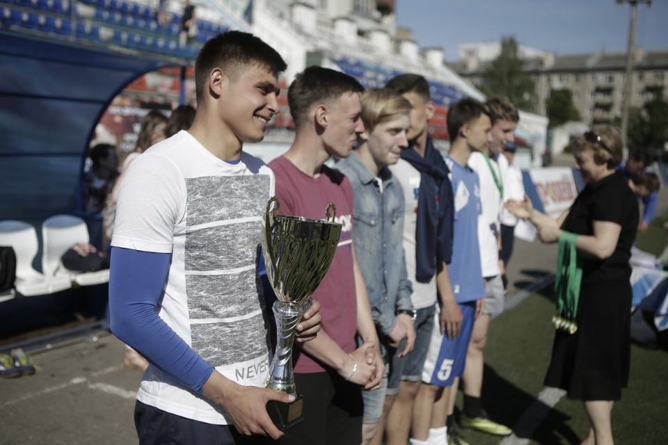 Награждение победителей Чемпионата по дворовому футболу на кубок губернатора