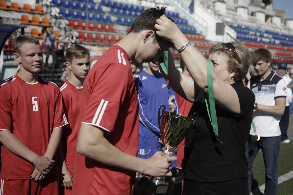 Награждение победителей Чемпионата по дворовому футболу на кубок губернатора