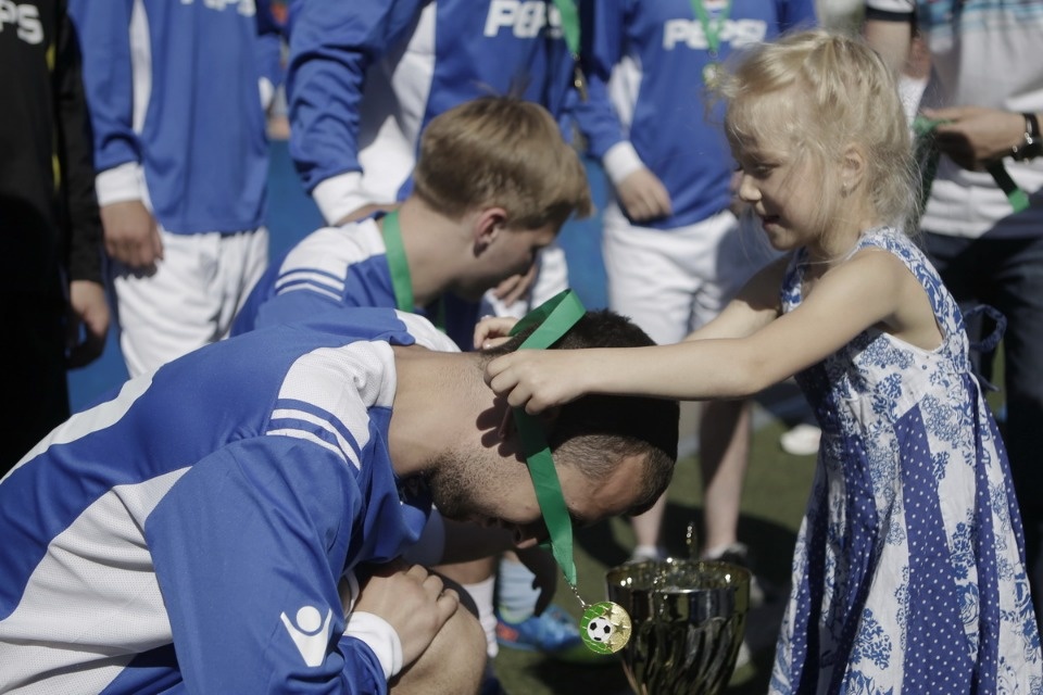 Награждение победителей Чемпионата по дворовому футболу на кубок губернатора