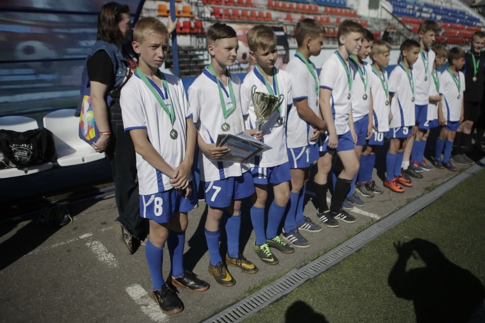 Награждение победителей Чемпионата по дворовому футболу на кубок губернатора