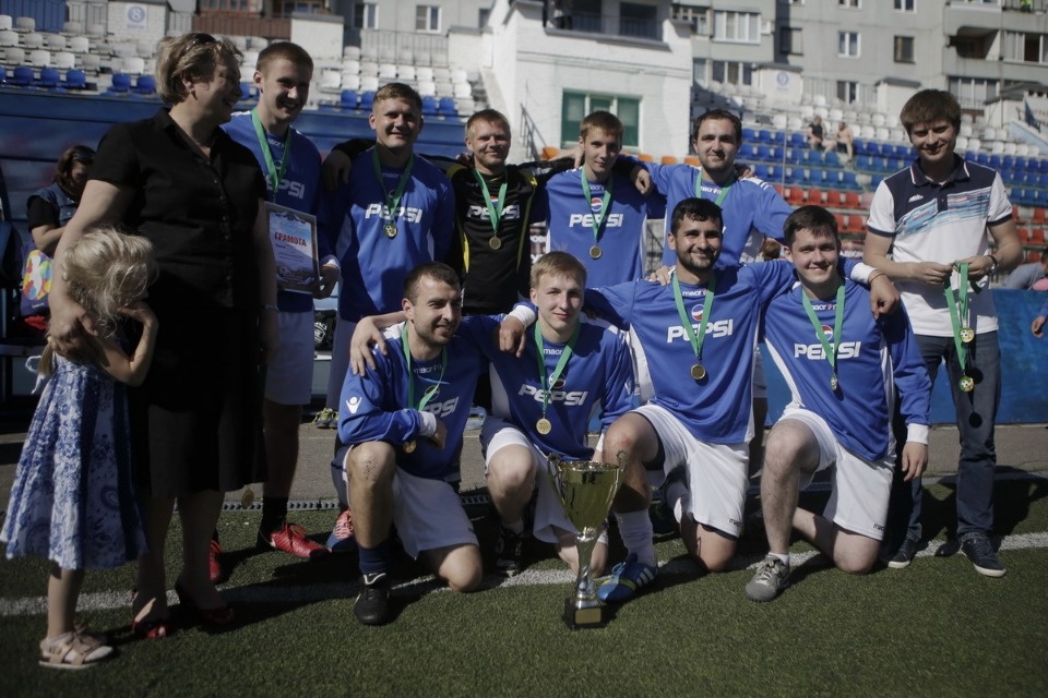 Награждение победителей Чемпионата по дворовому футболу на кубок губернатора