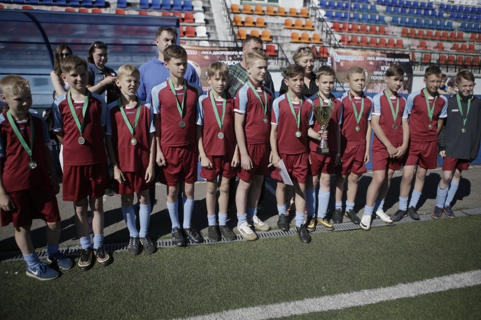 Награждение победителей Чемпионата по дворовому футболу на кубок губернатора