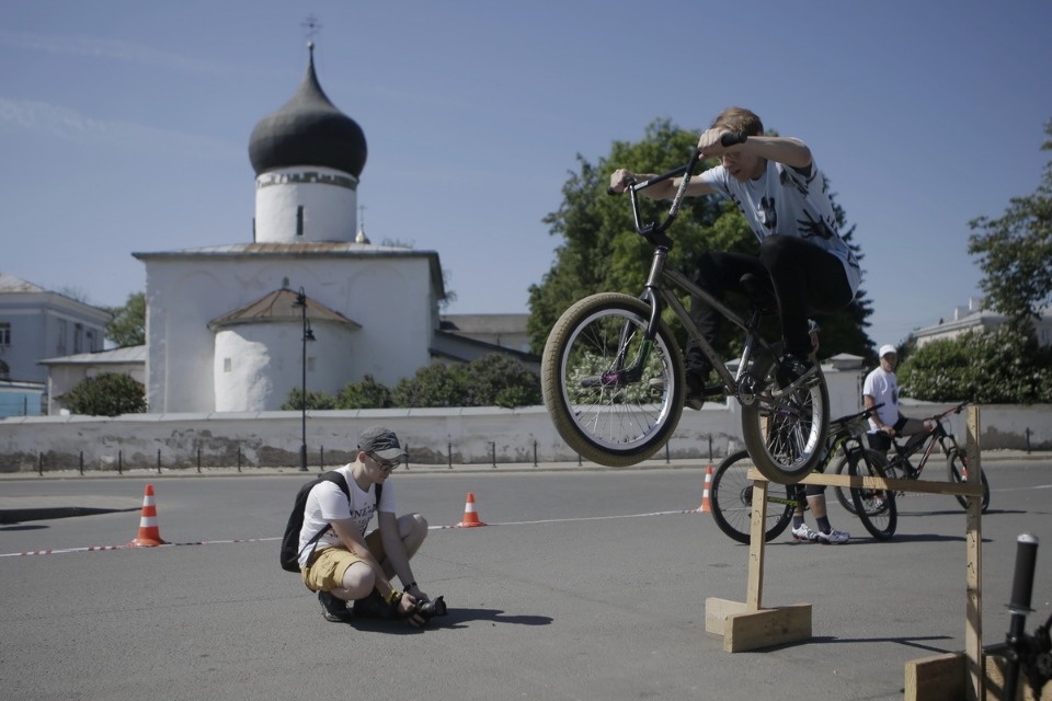 По улицам города проехал второй Псковский велопарад
