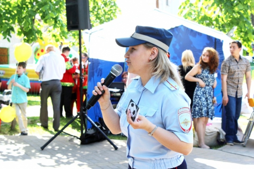 Родители двойняшек и близнецов получили «Двойное счастье» в Детском парке Пскова Родители двойняшек и близнецов получили «Двойное счастье» в Детском парке Пскова