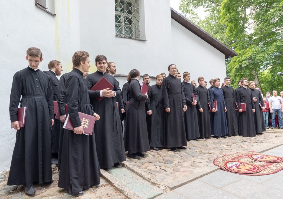 Всероссийский Пушкинский праздник поэзии Всероссийский Пушкинский праздник поэзии