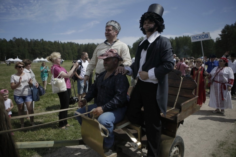 Всероссийский Пушкинский праздник поэзии Всероссийский Пушкинский праздник поэзии