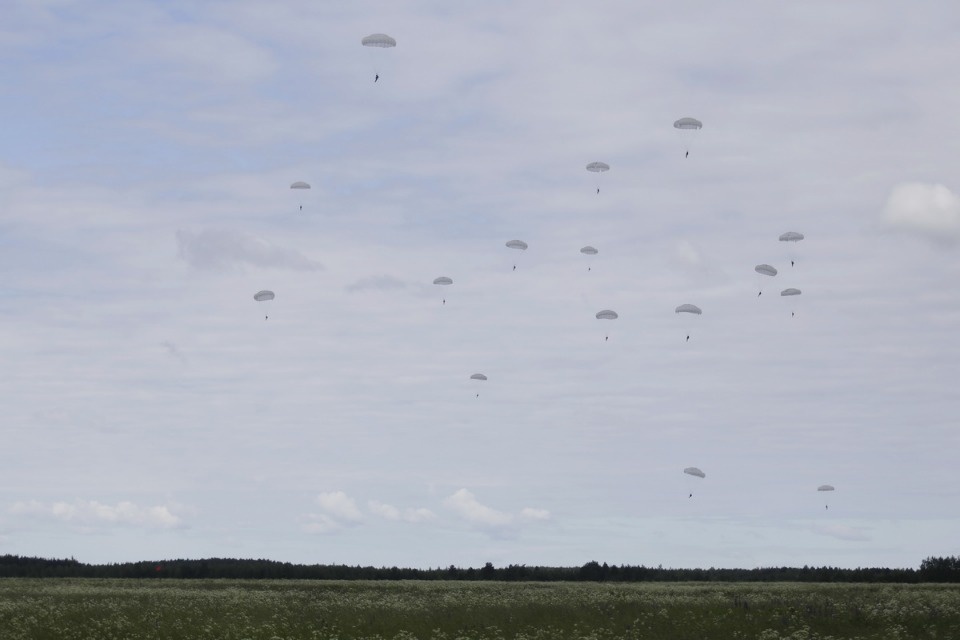 Тактические учения 76-й десантно-штурмовой дивизии. Тактические учения 76-й десантно-штурмовой дивизии.