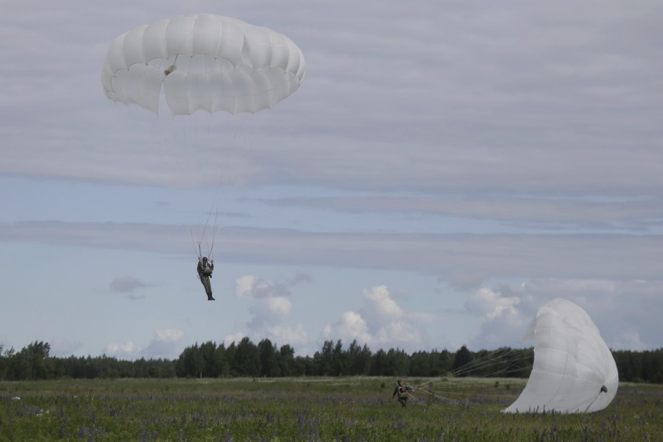 Тактические учения 76-й десантно-штурмовой дивизии. Тактические учения 76-й десантно-штурмовой дивизии.