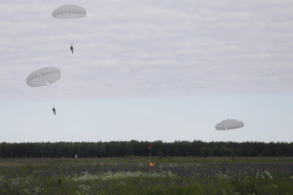 Тактические учения 76-й десантно-штурмовой дивизии. Тактические учения 76-й десантно-штурмовой дивизии.