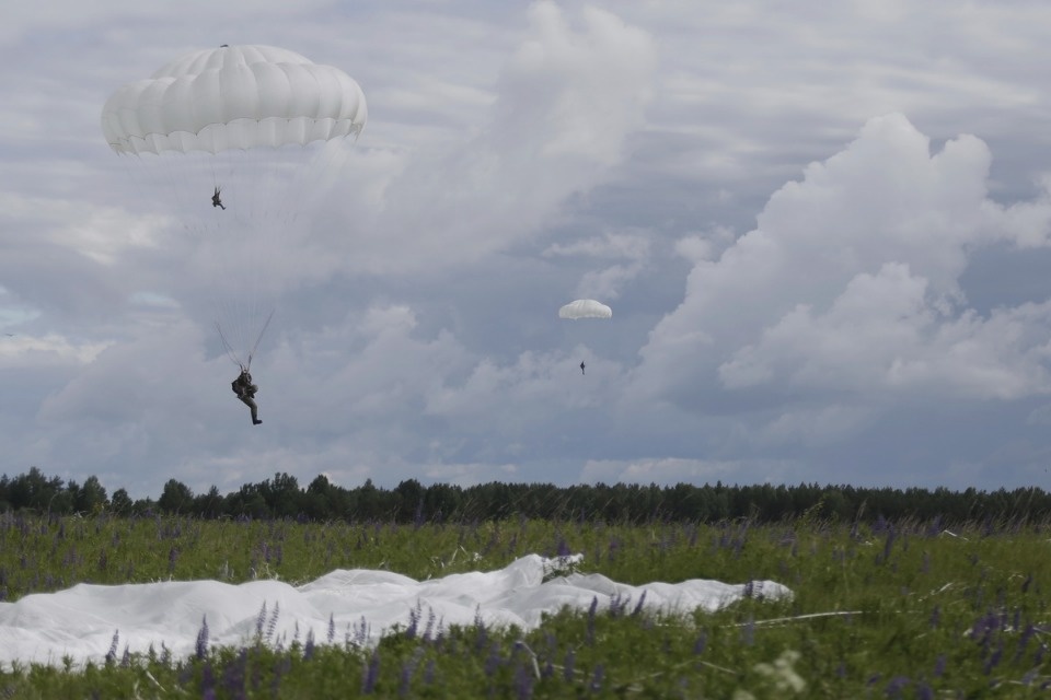 Тактические учения 76-й десантно-штурмовой дивизии. Тактические учения 76-й десантно-штурмовой дивизии.