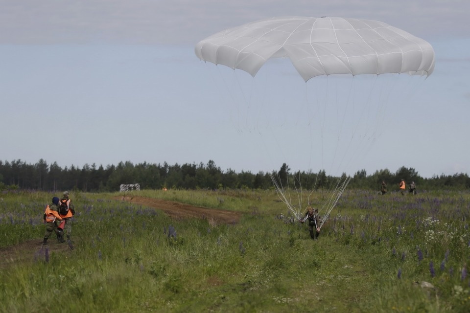 Тактические учения 76-й десантно-штурмовой дивизии. Тактические учения 76-й десантно-штурмовой дивизии.
