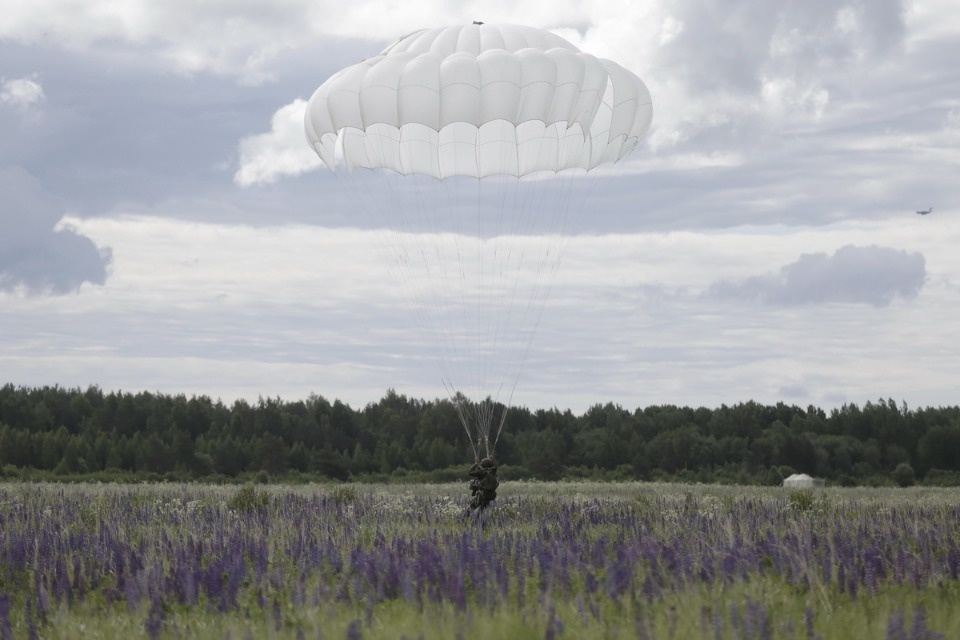 Тактические учения 76-й десантно-штурмовой дивизии. Тактические учения 76-й десантно-штурмовой дивизии.