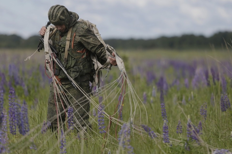 Тактические учения 76-й десантно-штурмовой дивизии. Тактические учения 76-й десантно-штурмовой дивизии.