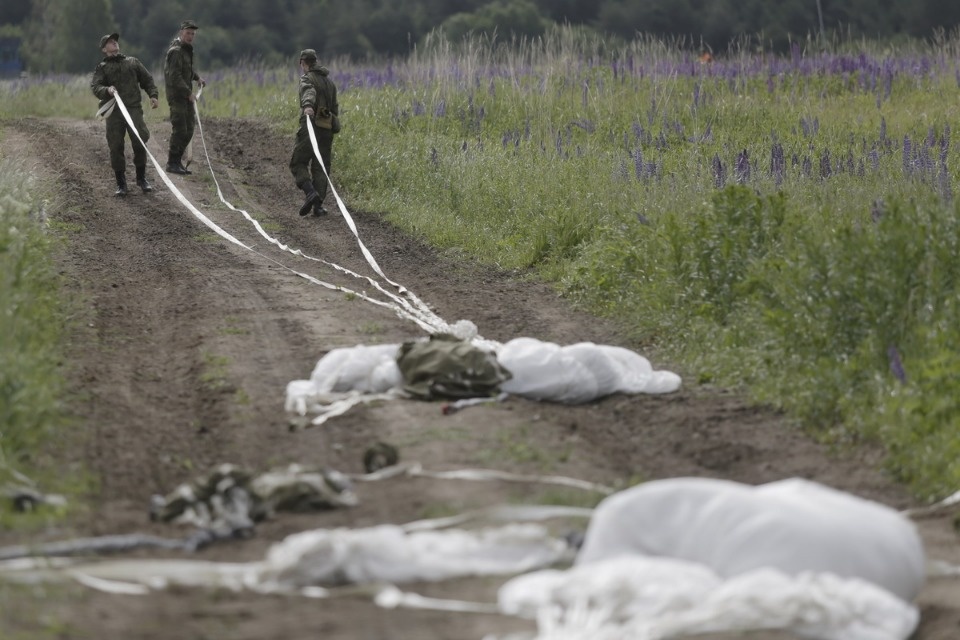 Тактические учения 76-й десантно-штурмовой дивизии. Тактические учения 76-й десантно-штурмовой дивизии.