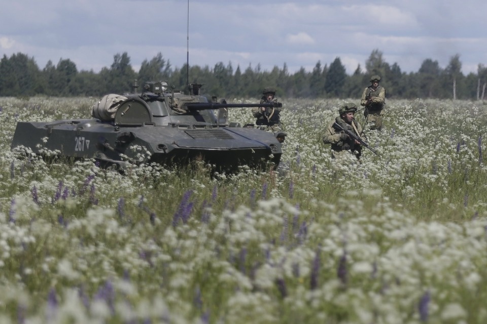 Тактические учения 76-й десантно-штурмовой дивизии. Тактические учения 76-й десантно-штурмовой дивизии.