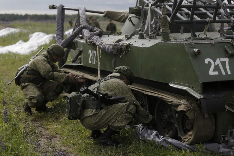 Тактические учения 76-й десантно-штурмовой дивизии. Тактические учения 76-й десантно-штурмовой дивизии.