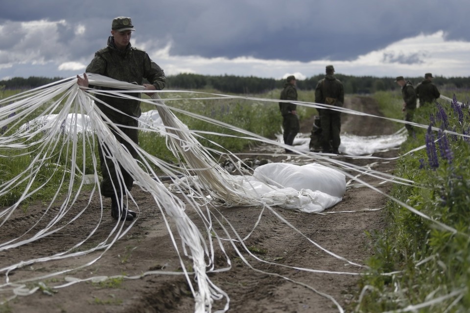 Тактические учения 76-й десантно-штурмовой дивизии. Тактические учения 76-й десантно-штурмовой дивизии.