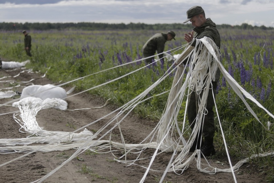 Тактические учения 76-й десантно-штурмовой дивизии. Тактические учения 76-й десантно-штурмовой дивизии.