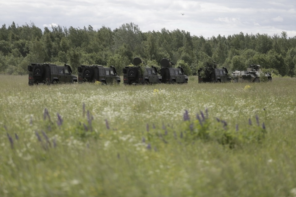 На учениях в Печорском районе десантники уничтожили условных боевиков На учениях в Печорском районе десантники уничтожили условных боевиков