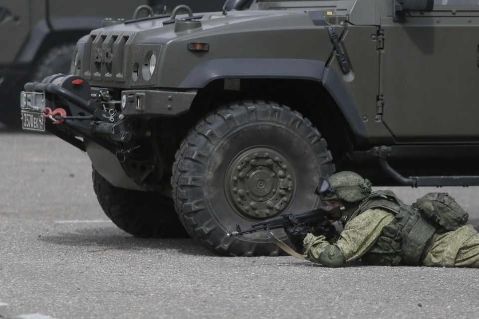 На учениях в Печорском районе десантники уничтожили условных боевиков На учениях в Печорском районе десантники уничтожили условных боевиков
