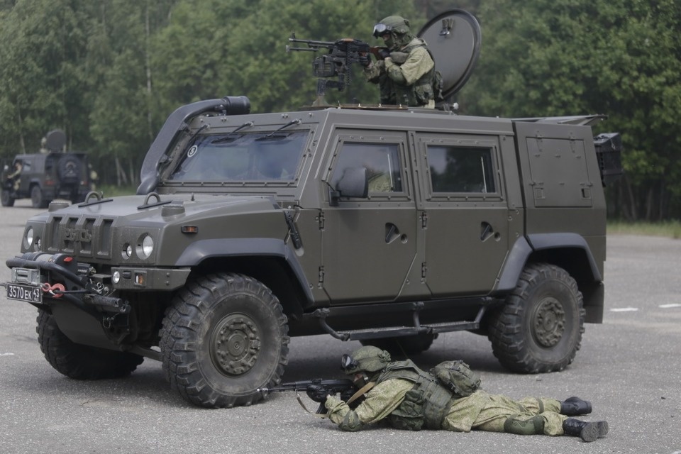 На учениях в Печорском районе десантники уничтожили условных боевиков На учениях в Печорском районе десантники уничтожили условных боевиков