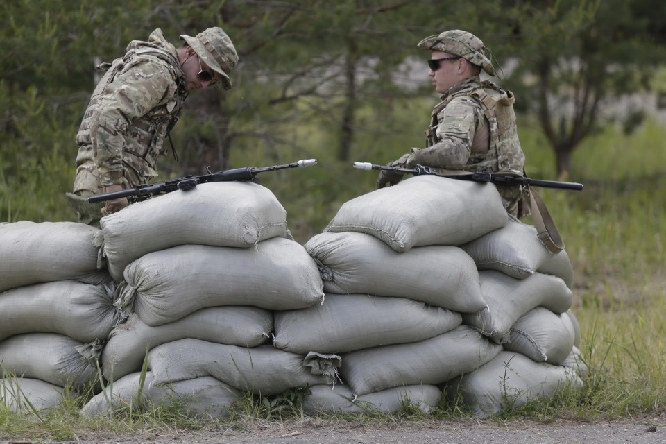 На учениях в Печорском районе десантники уничтожили условных боевиков На учениях в Печорском районе десантники уничтожили условных боевиков
