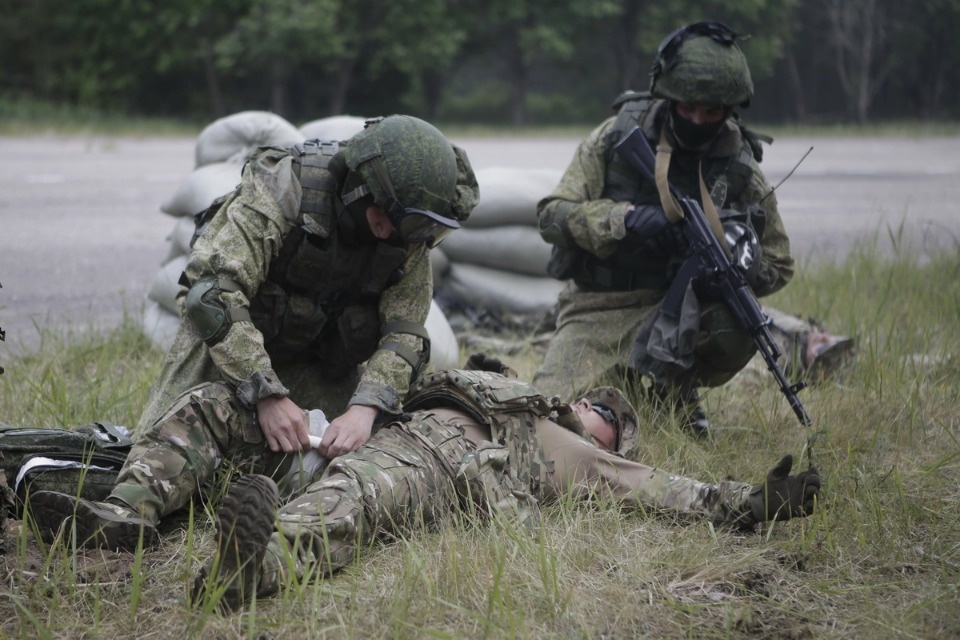 На учениях в Печорском районе десантники уничтожили условных боевиков На учениях в Печорском районе десантники уничтожили условных боевиков