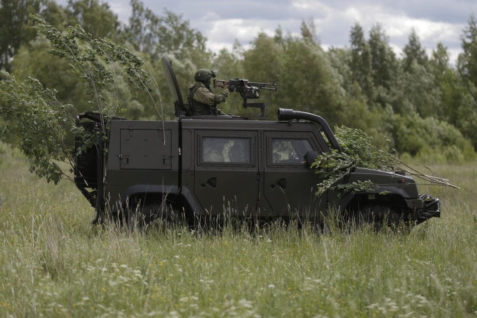 На учениях в Печорском районе десантники уничтожили условных боевиков На учениях в Печорском районе десантники уничтожили условных боевиков