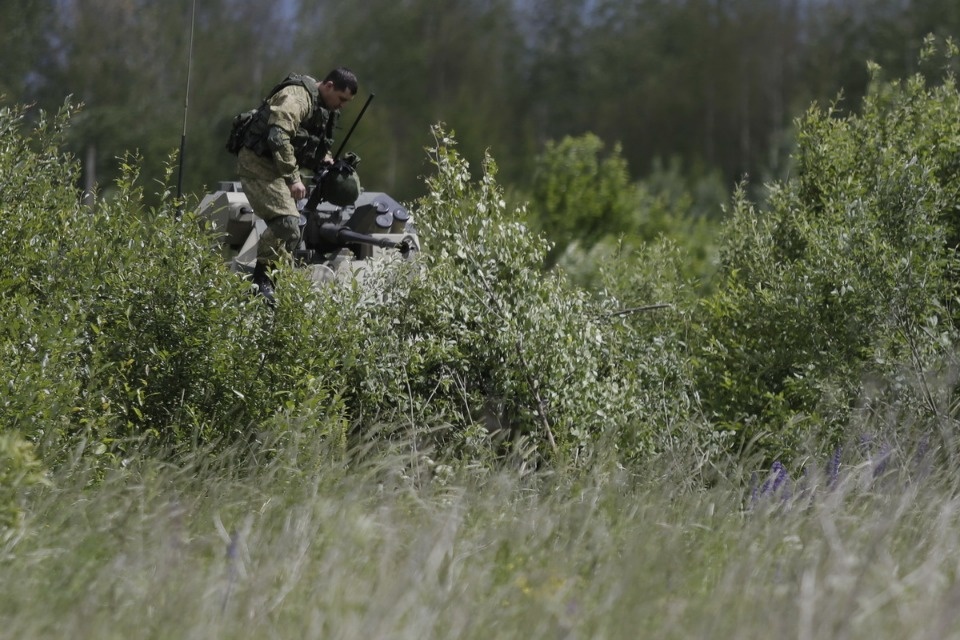 На учениях в Печорском районе десантники уничтожили условных боевиков На учениях в Печорском районе десантники уничтожили условных боевиков