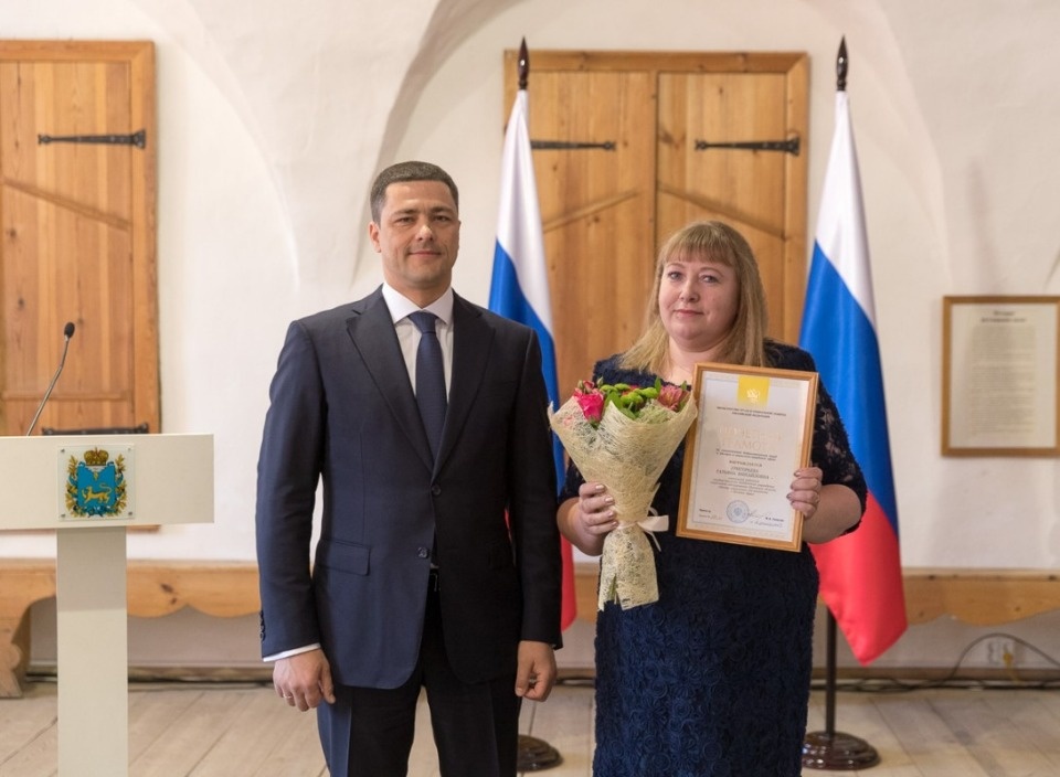 Накануне Дня России Михаил Ведерников вручил государственные награды Накануне Дня России Михаил Ведерников вручил государственные награды