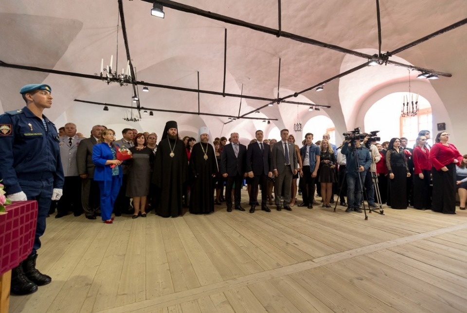 Накануне Дня России Михаил Ведерников вручил государственные награды Накануне Дня России Михаил Ведерников вручил государственные награды