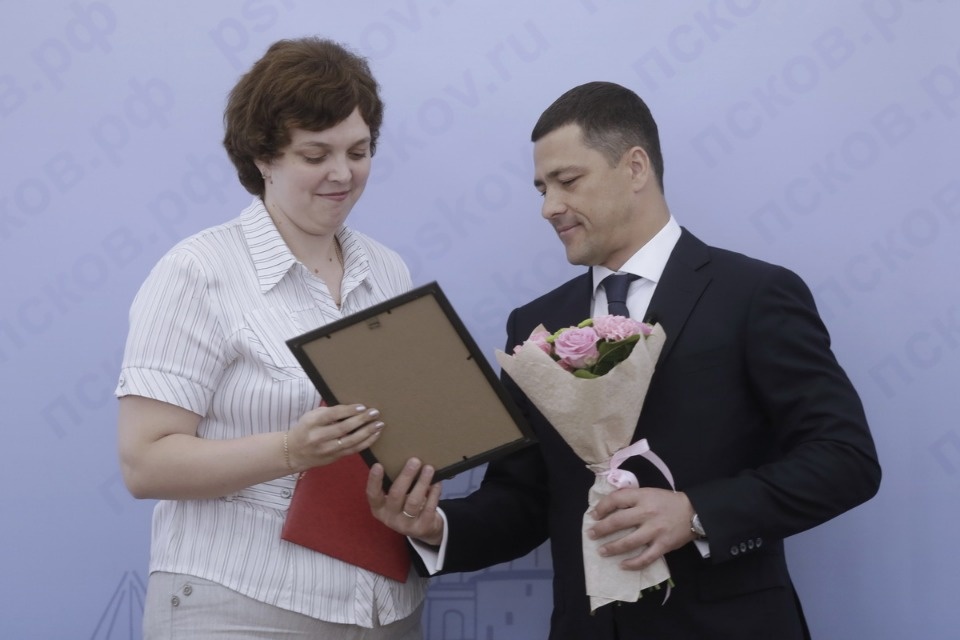 Пресс-конференции врио губернатора Псковской области Михаила Ведерникова