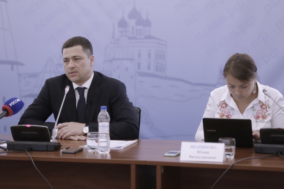 Пресс-конференции врио губернатора Псковской области Михаила Ведерникова
