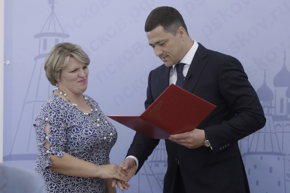 Пресс-конференции врио губернатора Псковской области Михаила Ведерникова