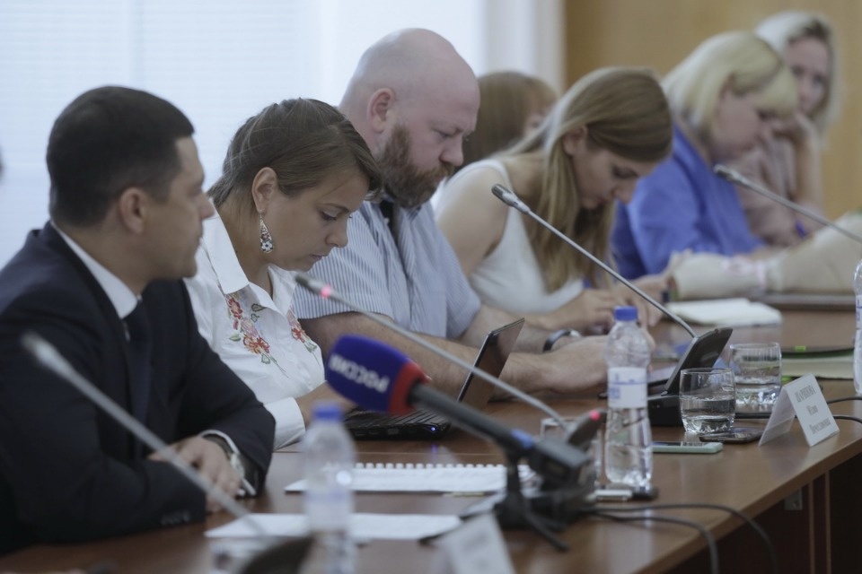 Пресс-конференции врио губернатора Псковской области Михаила Ведерникова