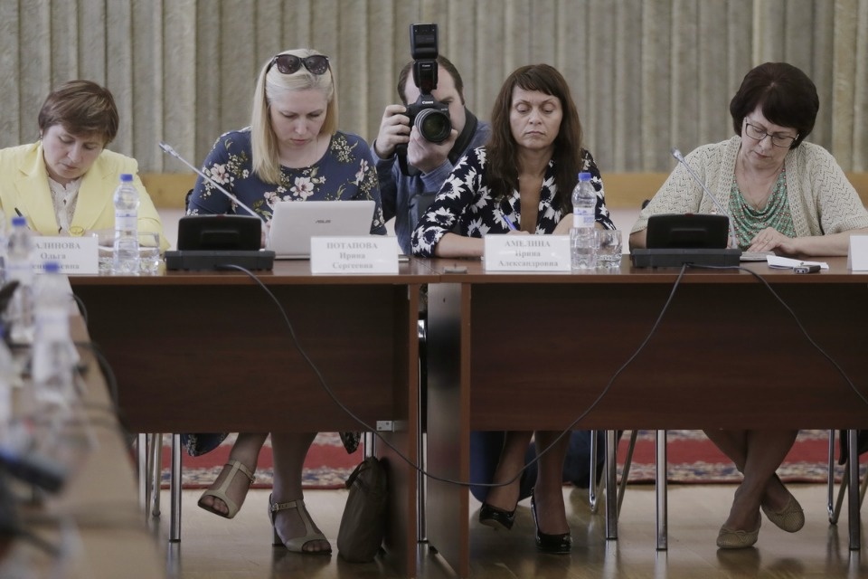 Пресс-конференции врио губернатора Псковской области Михаила Ведерникова